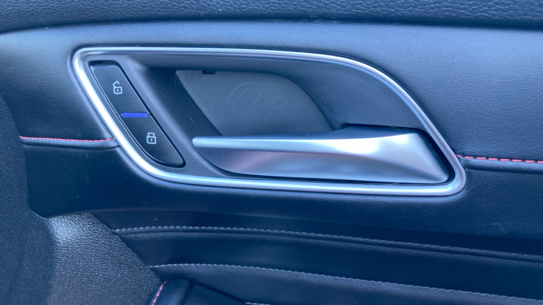 MG HS 1.5 T-GDI Trophy 5dr DCT Petrol Hatchback